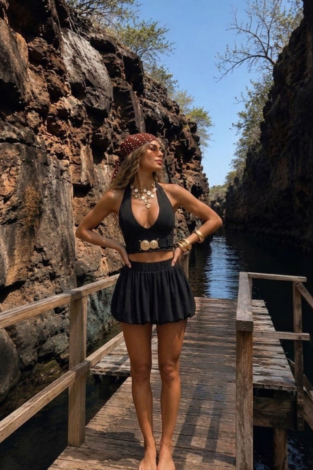 Aksesuarlı Crop Şortlu Etek Takım