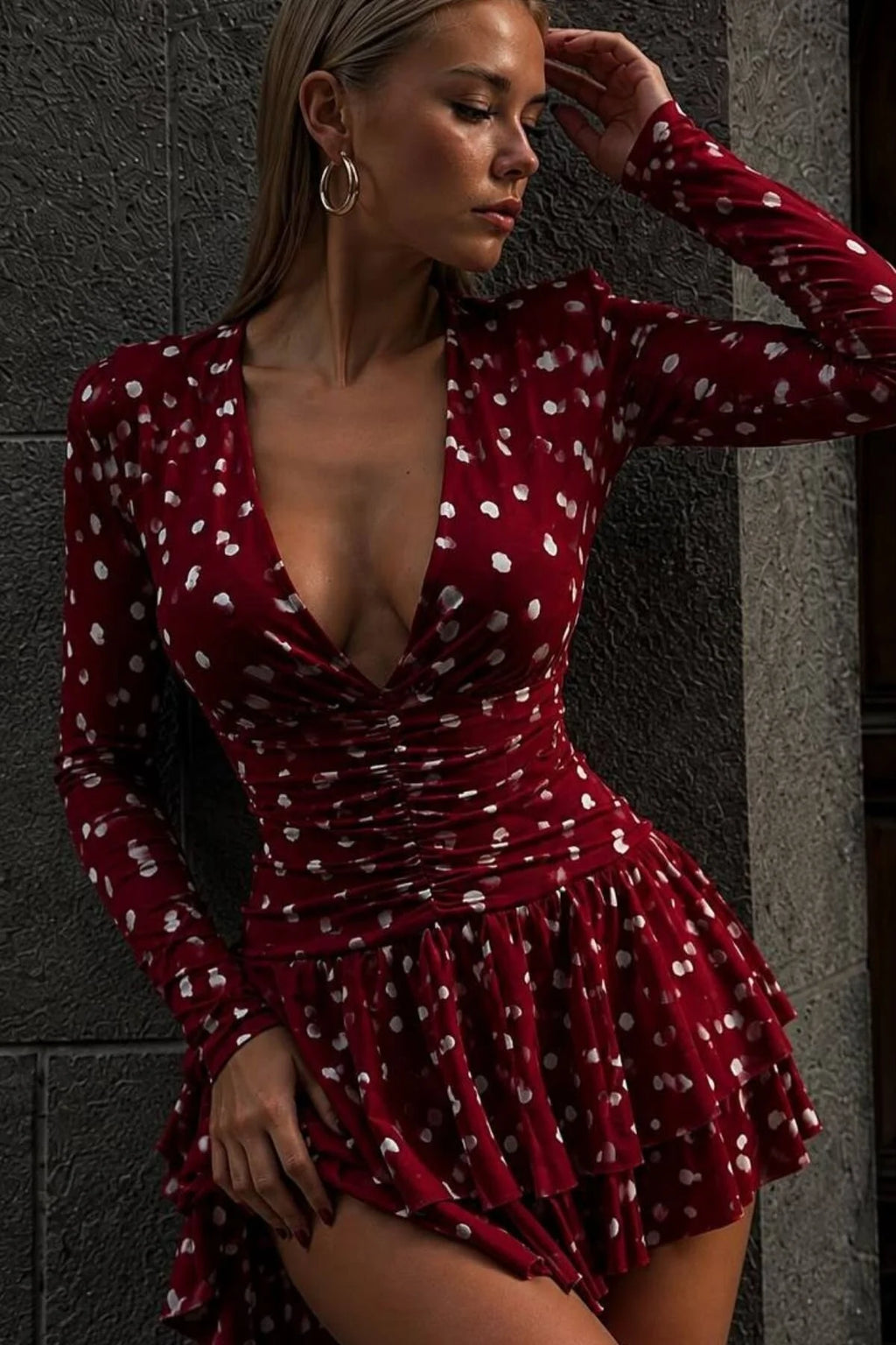 ZR Model V Yaka Şortlu Basic Puantiyeli Kloş Mini Elbise