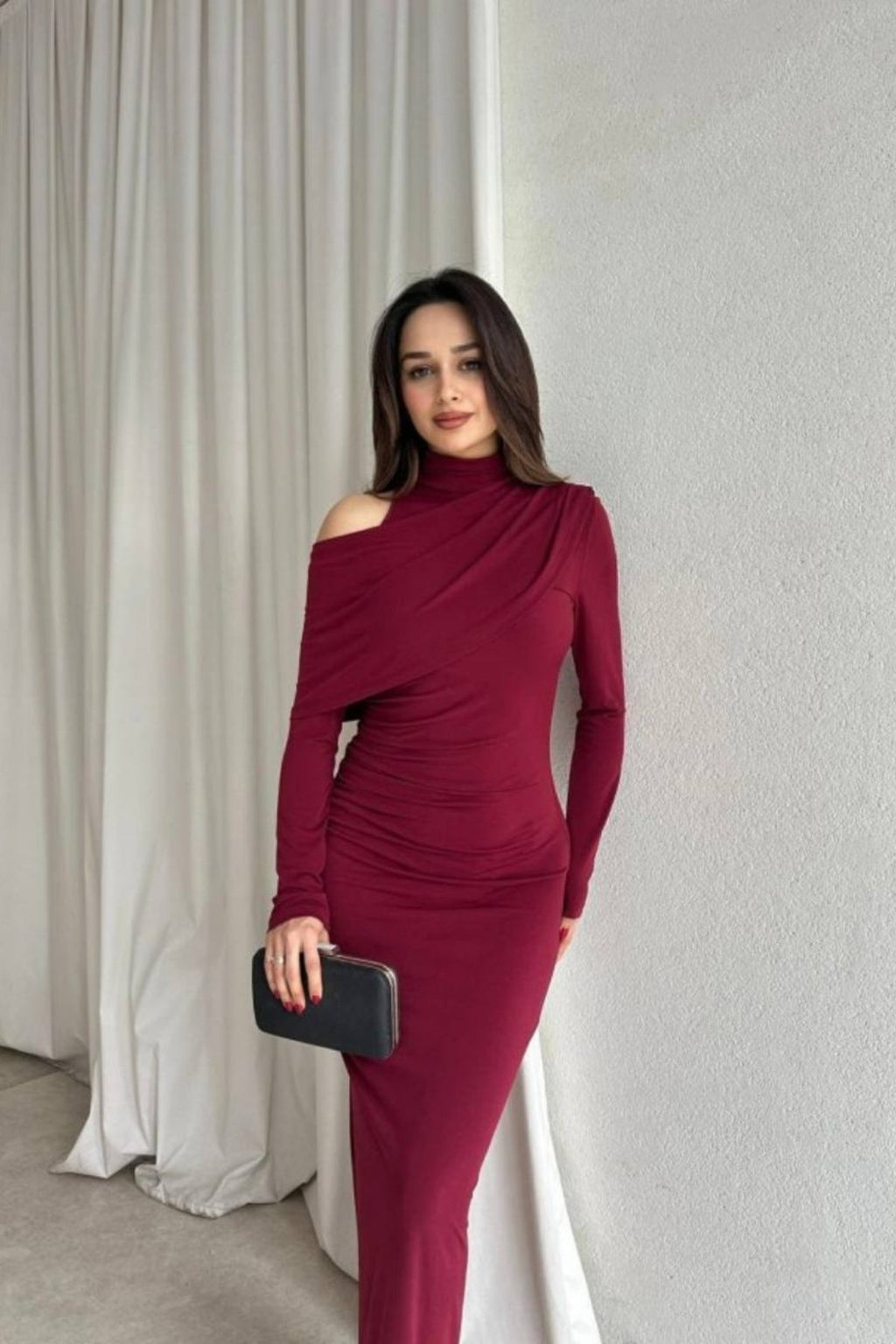 Omuz Dekolte Şal Yaka Büzgülü Uzun Elbise