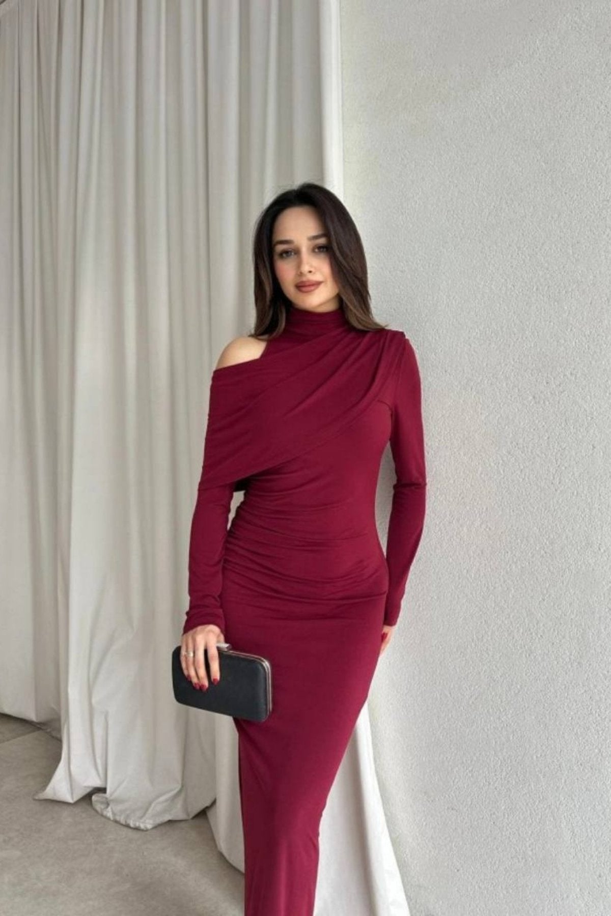 Omuz Dekolte Şal Yaka Büzgülü Uzun Elbise