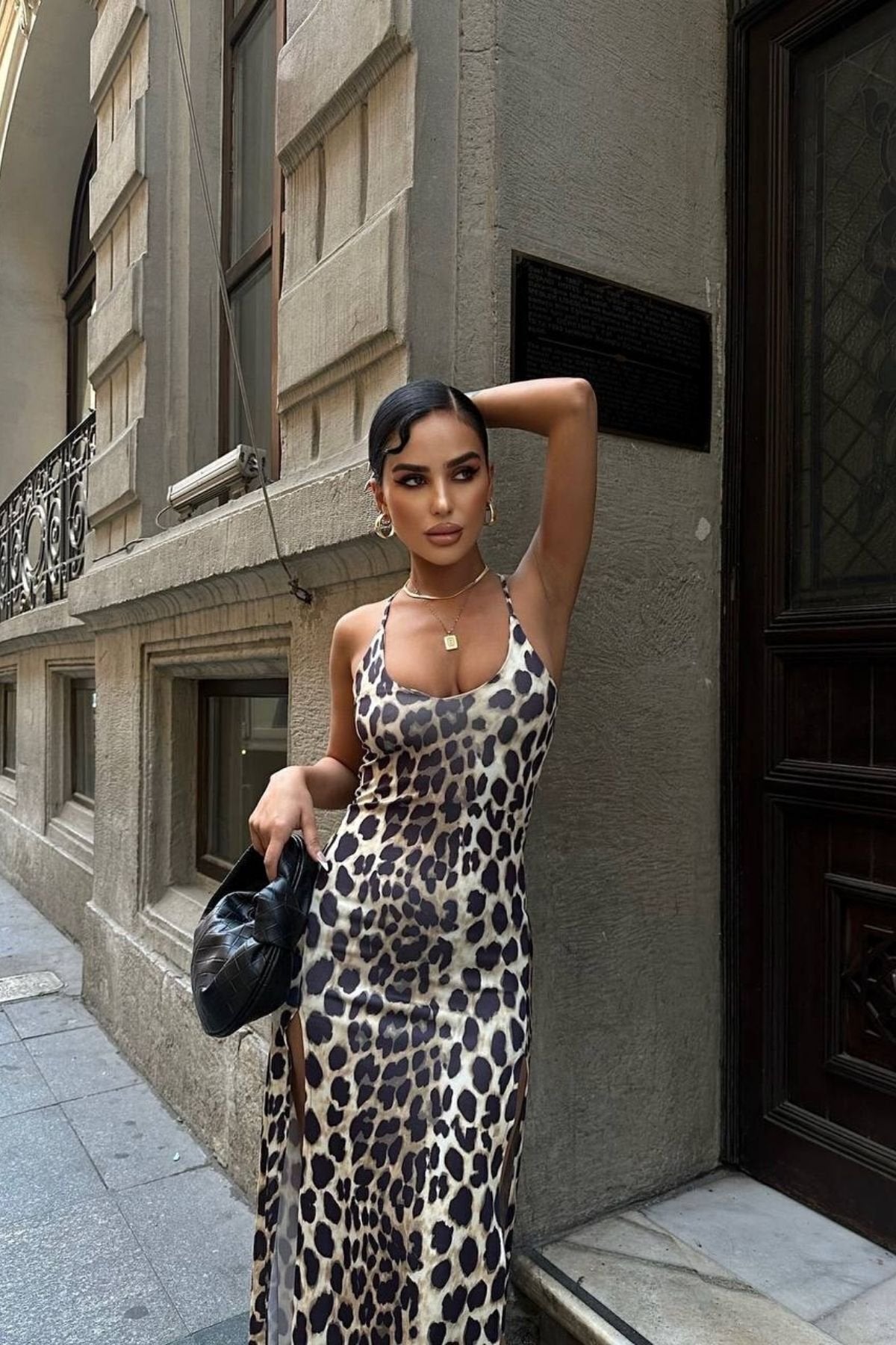 Askılı  Çift Yırtmaçlı Leopar Desen Uzun Elbise