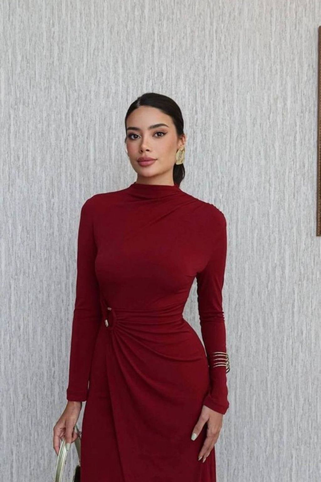 Omuz Büzgülü Belden Kruvaze Toka Detay Yırtmaçlı Uzun Elbise