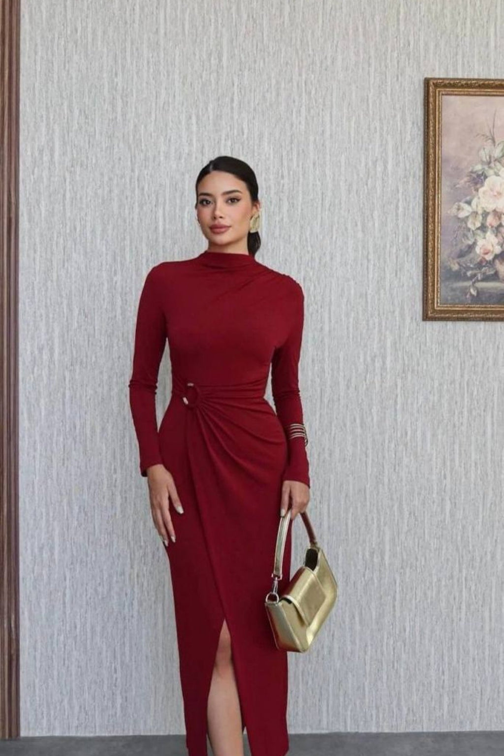 Omuz Büzgülü Belden Kruvaze Toka Detay Yırtmaçlı Uzun Elbise