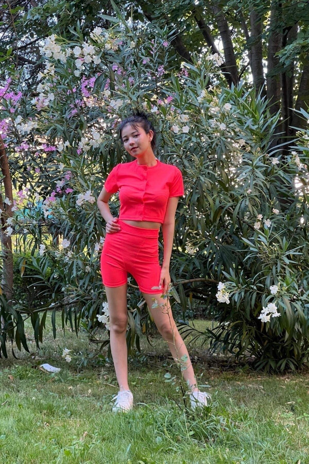 Kadın Yavru Ağzı Crop Bluz Şortlu Sporcu Takım