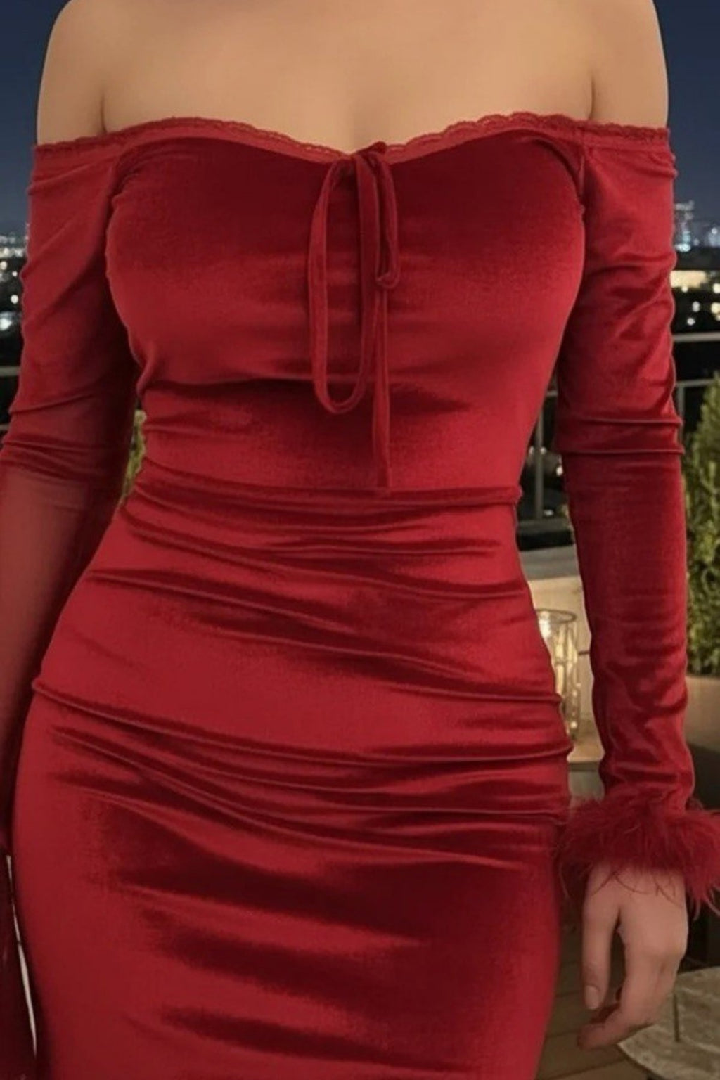 ZR Model Düşük Omuz Tül Kol Kadife Mini Elbise