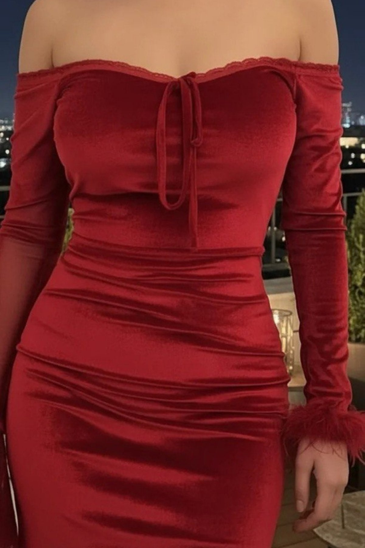 ZR Model Düşük Omuz Tül Kol Kadife Mini Elbise